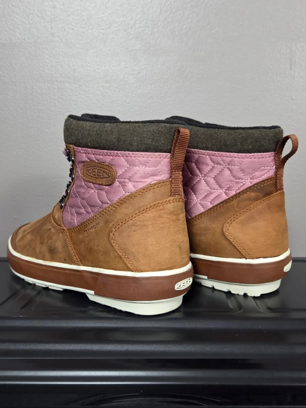 KEEN Elsa Leather Duck Boots Blush Pink Brown Waterproof Ankle Quilted Women's 9